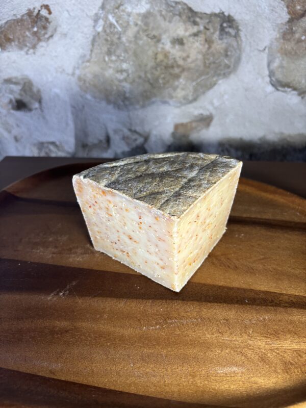 Ezpeleta – Tomme fermière au piment d’Espelette
